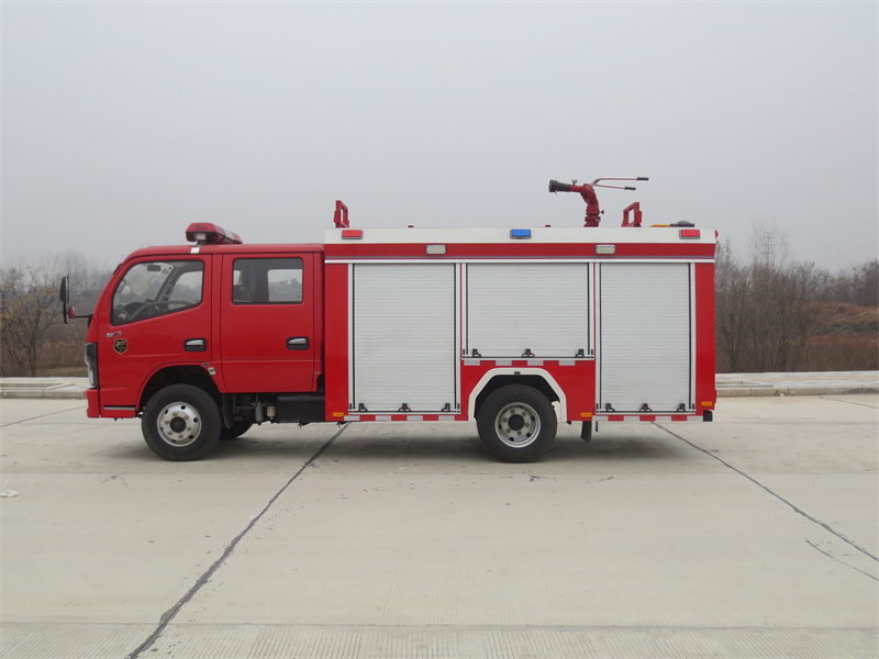 東風(fēng)小卡泡沫消防車(2.5噸)圖片