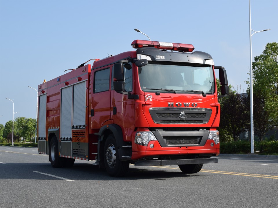 豪沃單橋干粉水聯(lián)用消防車(7噸)圖片
