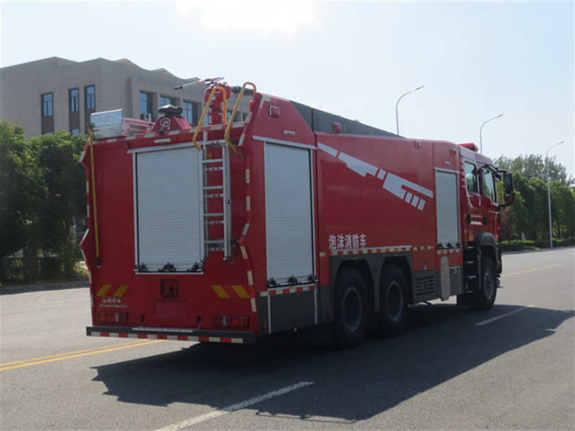 豪沃后雙橋泡沫消防車(chē)(12.8噸)圖片